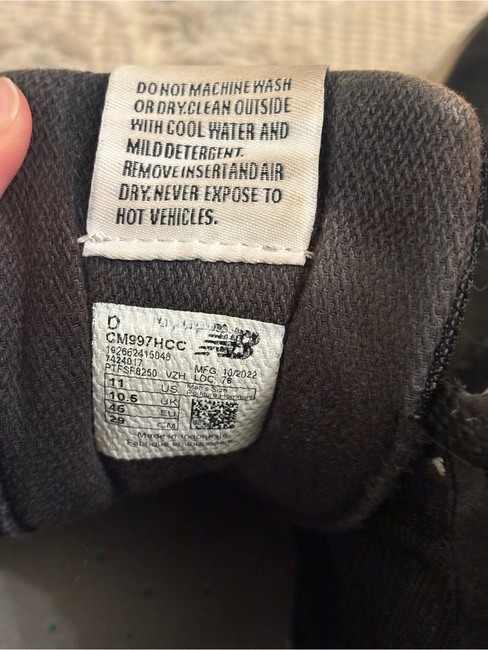 New Balance Men's Black & Gray Casual Lace-Up Sneakers - Picture 6 of 6